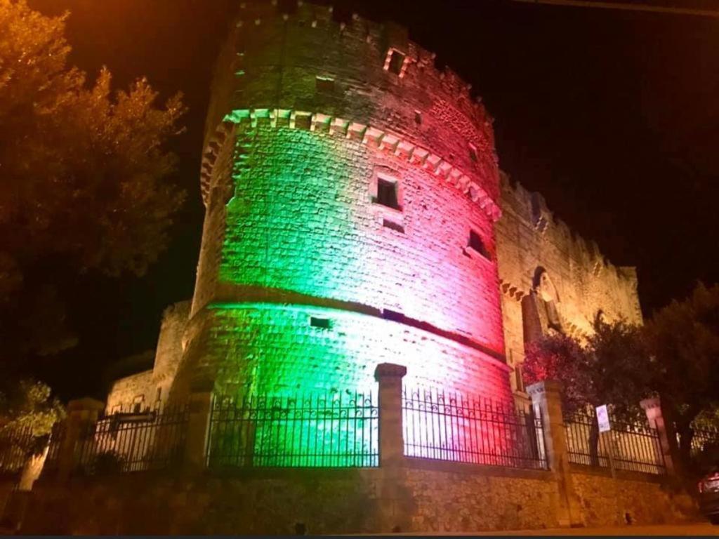 Dimora D'Errico - Monolocale Nel Centro Storico Apartment Carovigno Bagian luar foto