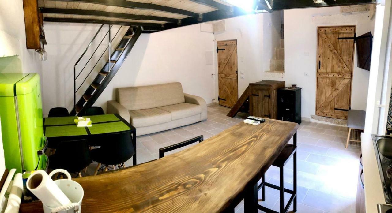Dimora D'Errico - Monolocale Nel Centro Storico Apartment Carovigno Bagian luar foto